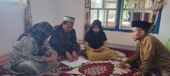 
					Momen haru Wali santri baru serahkan anaknya di Ponpes Madarijul Ulum Way Lima