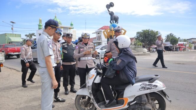 
					Tiga Hari Operasi Patuh, Polres pringsewu Tindak 265 Pelanggar Lalu Lintas