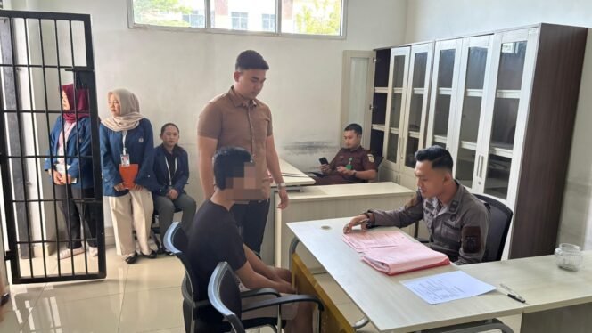 
					Berkas Lengkap, Dua Tersangka Geng BOM21 Resmi Dilimpahkan Polisi ke Kejaksaan Negeri Pringsewu