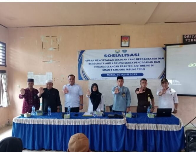 
					Kepala SMAN 9 Tanjabtim Sampaikan Ucapan HUT Bhayangkara ke-79: Harapkan Polri Semakin Dekat dan Dicintai Masyarakat