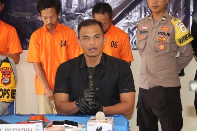 
					Modus Subuh, Pemuda di Pringsewu Curi Uang Puluhan Juta dan Ponsel untuk Bayar Utang, Beli Motor, dan Liburan ke Yogya