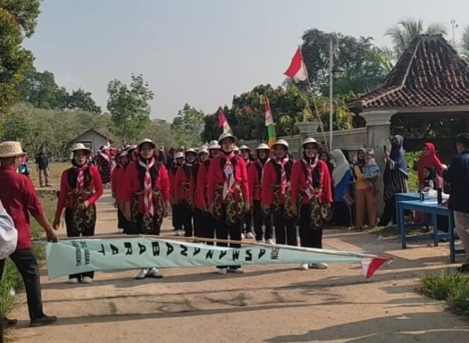 
					Ratusan Warga Pekon Ambarawa Barat Antusias Ikuti Jalan Sehat HUT RI ke-80