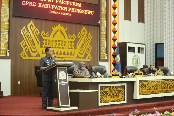 
					Perubahan Perda No.16 Tahun 2016, Bupati Pringsewu Jawab Pemandangan Umum Fraksi-fraksi DPRD