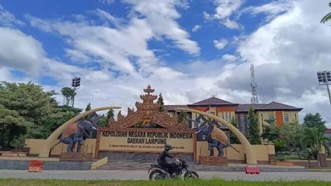 
					Polda Lampung Diminta Tindak Tegas Gudang BBM Silver Green Rajabasa, Polsek Kedaton Diduga Terkesan Bungkam