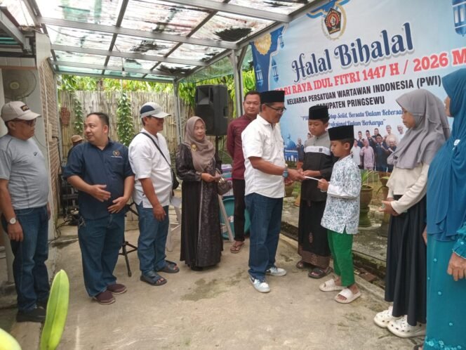 
					PWI Pringsewu Gelar Halalbihalal Dan Berikan Santunan
